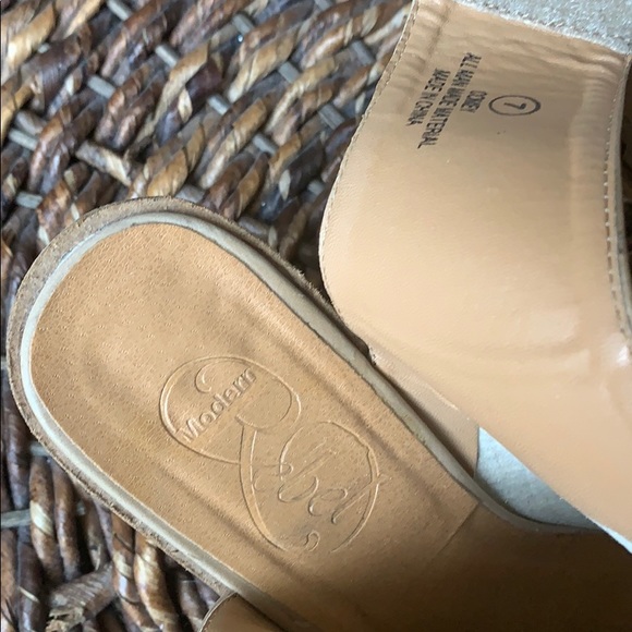 Shoes - Picture 4 of 5